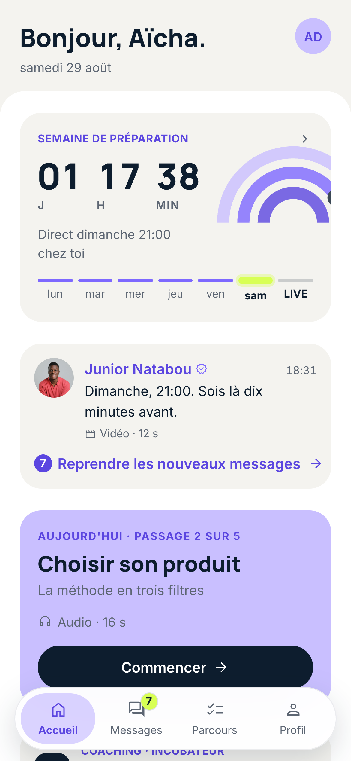 L'accueil de l'application : compte à rebours du direct, messages de Junior, passage du jour